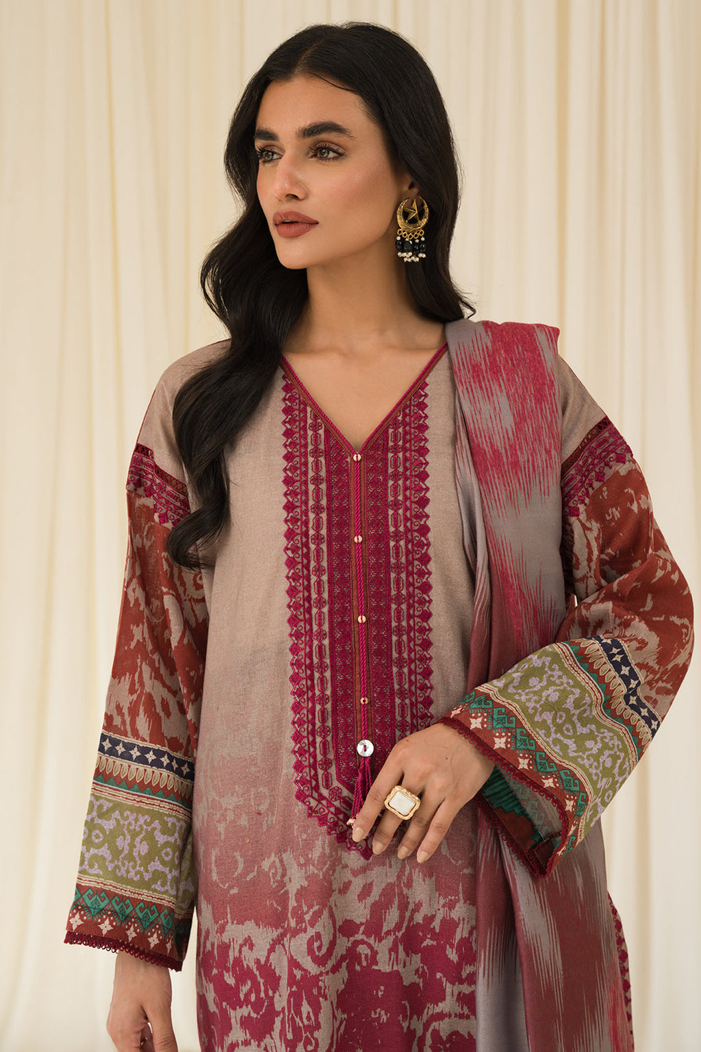 3 Piece - Embroidered Khaddar Suit U0996A (SO)