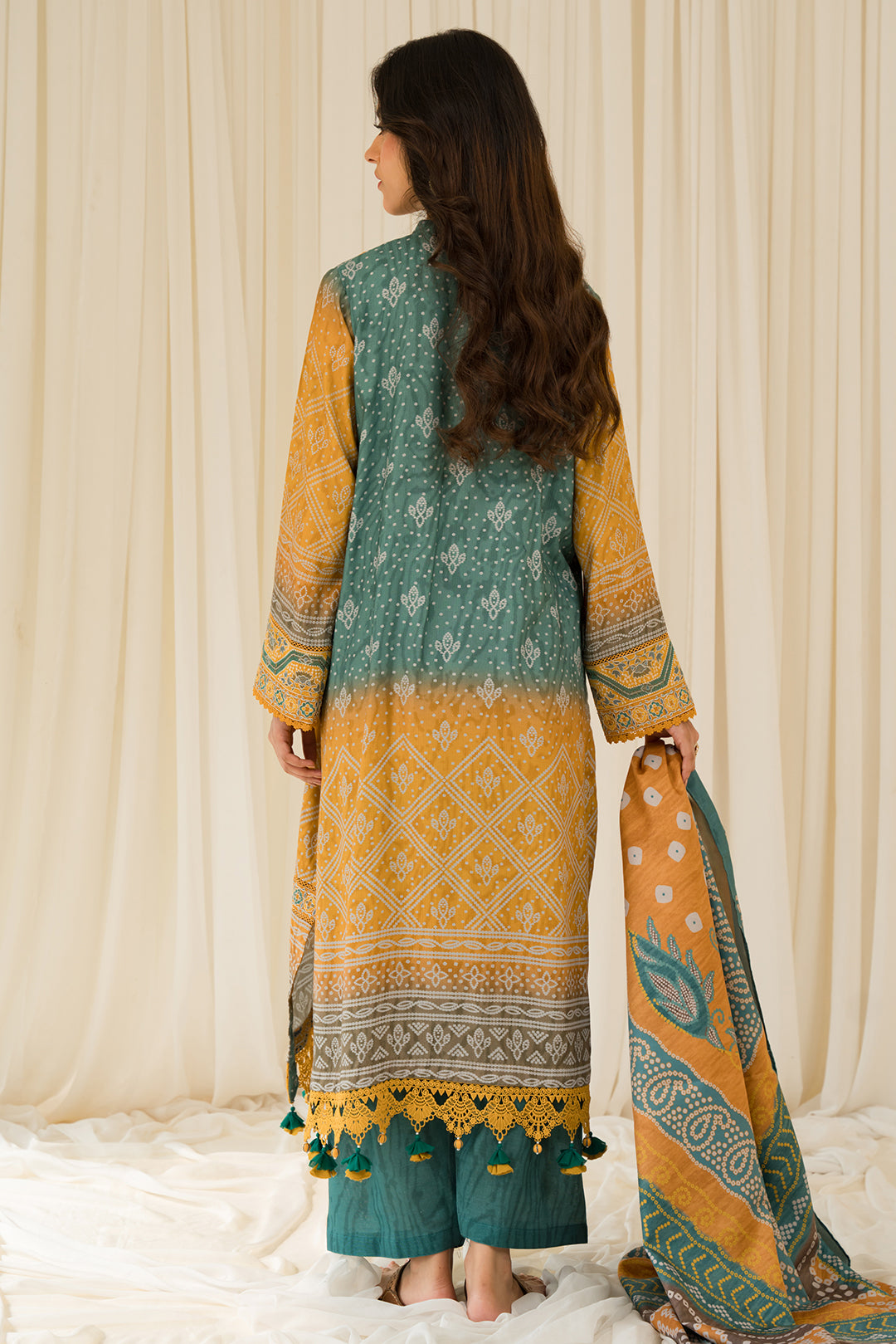 3 Piece - Embroidered Khaddar Suit U0976A