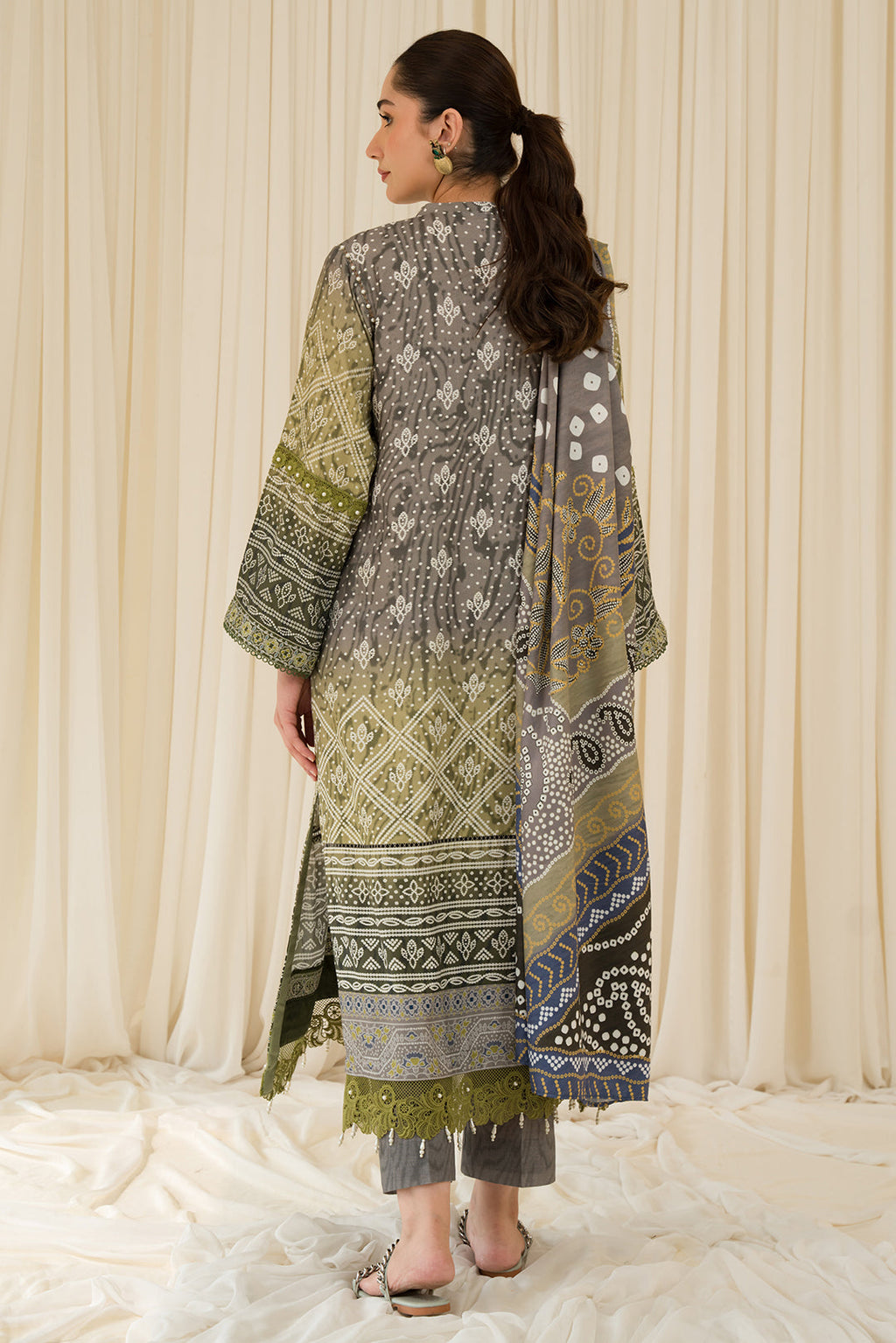 3 Piece - Embroidered Khaddar Suit U0976 (SO)