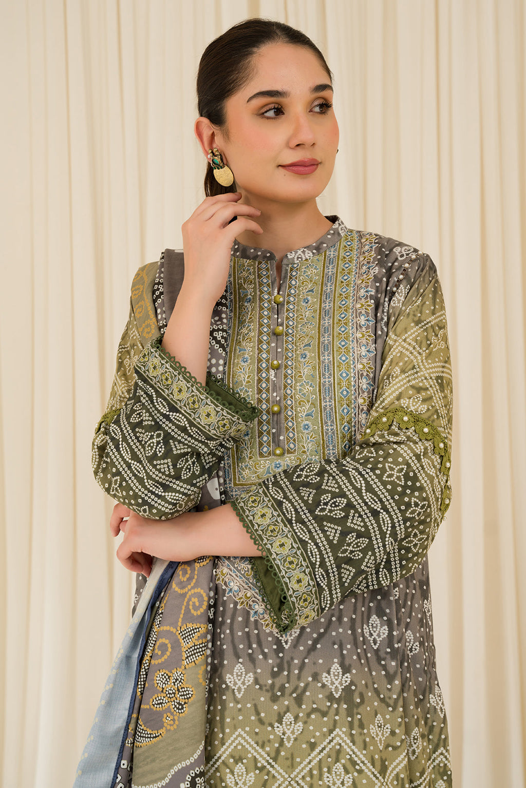 3 Piece - Embroidered Khaddar Suit U0976 (SO)