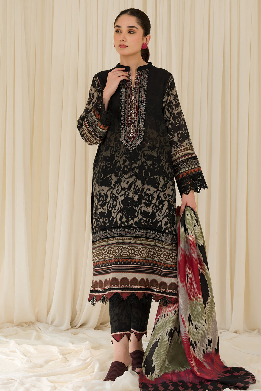 3 Piece - Embroidered Khaddar Suit U0996 (SO)