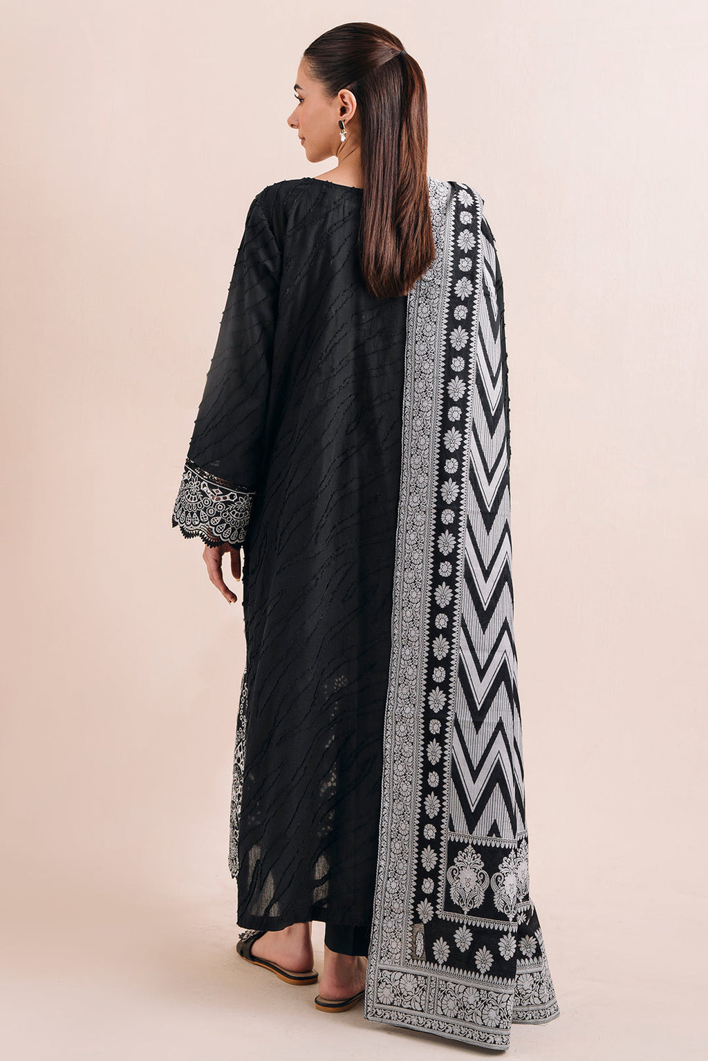 2 Piece - Schiffli Reverse Sharing Suit P1069