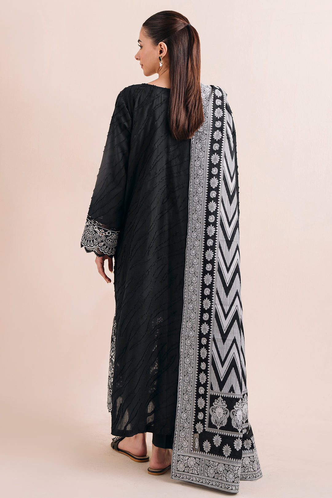 2 Piece - Schiffli Reverse Sharing Suit P1069