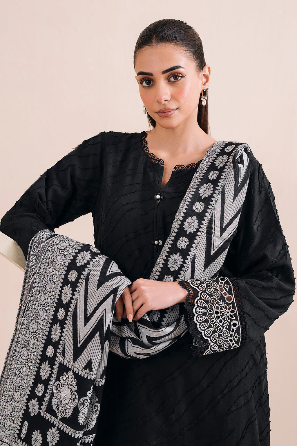 2 Piece - Schiffli Reverse Sharing Suit P1069