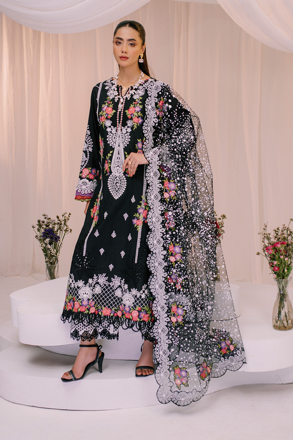 3 Piece - Embroidered Chiken Kari Suit LFP1127