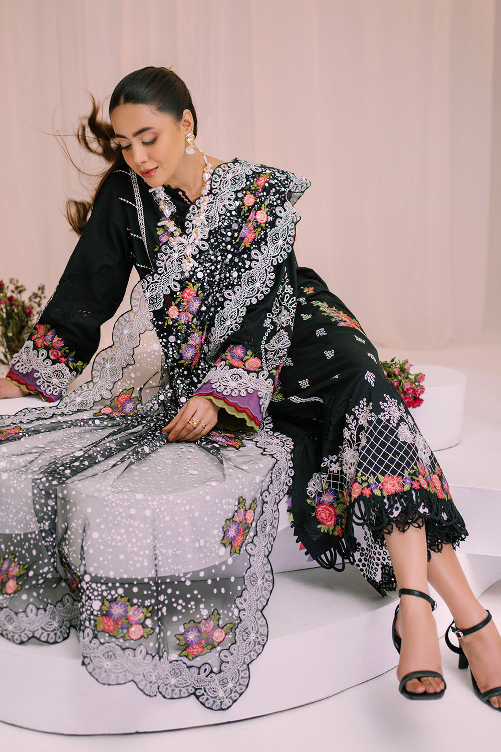 3 Piece - Embroidered Chiken Kari Suit LFP1127