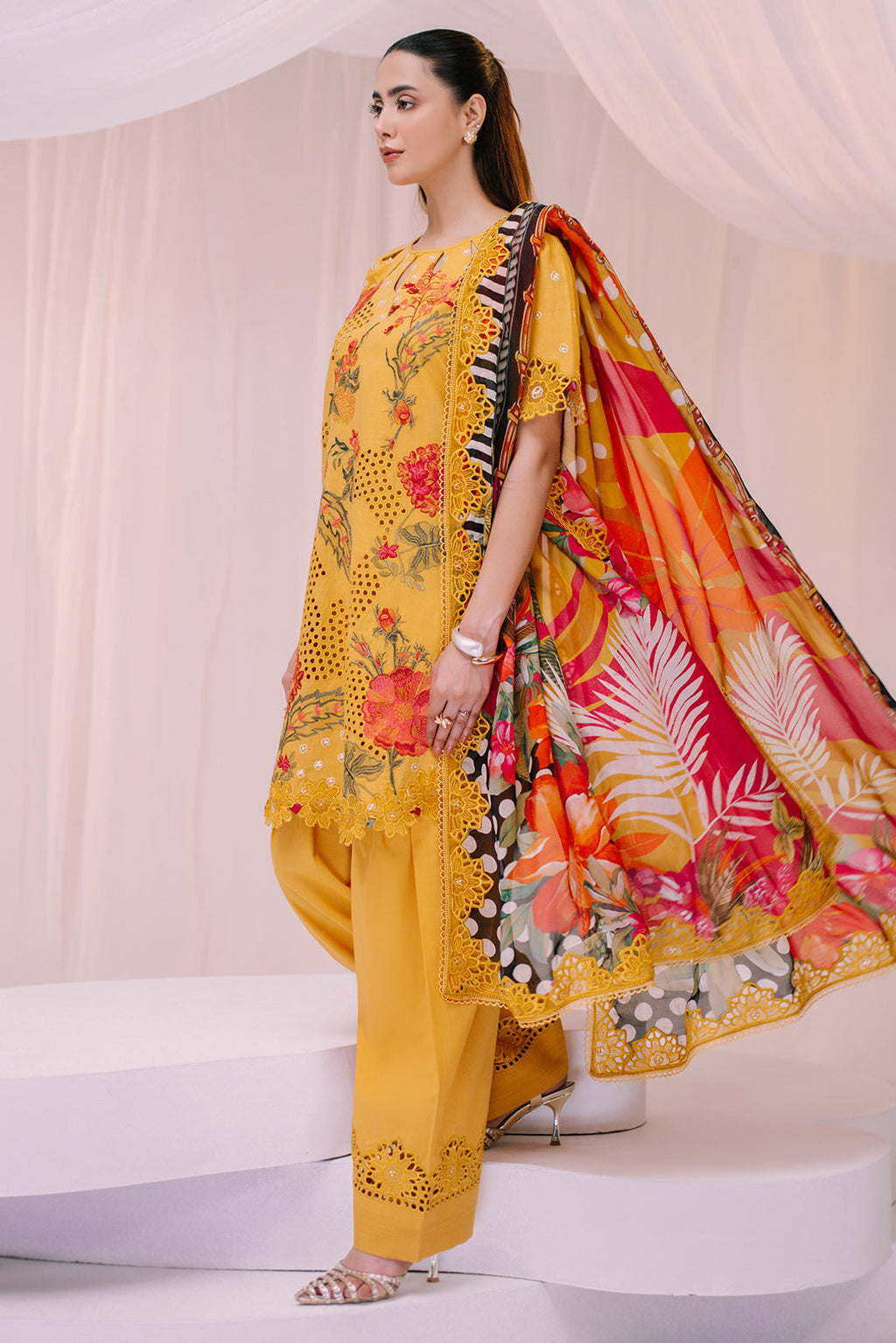 3 Piece - Embroidered Lawn Suit LFP1125