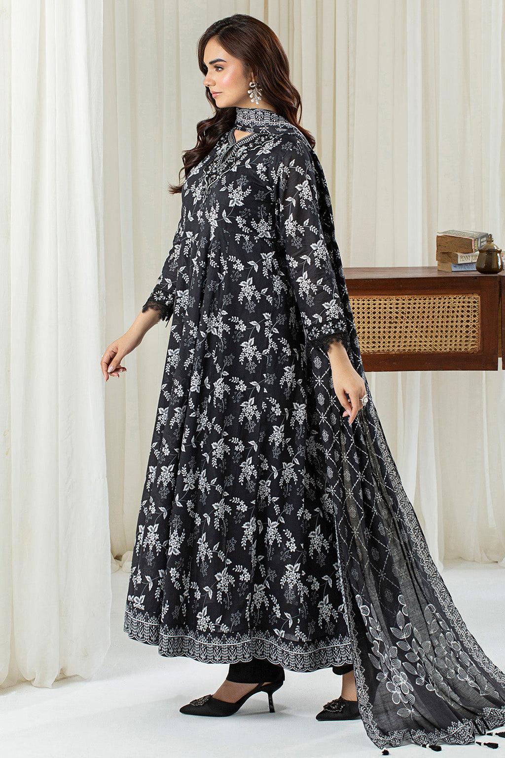 2 Piece - Embroidered Digital Printed Lawn Suit P001139