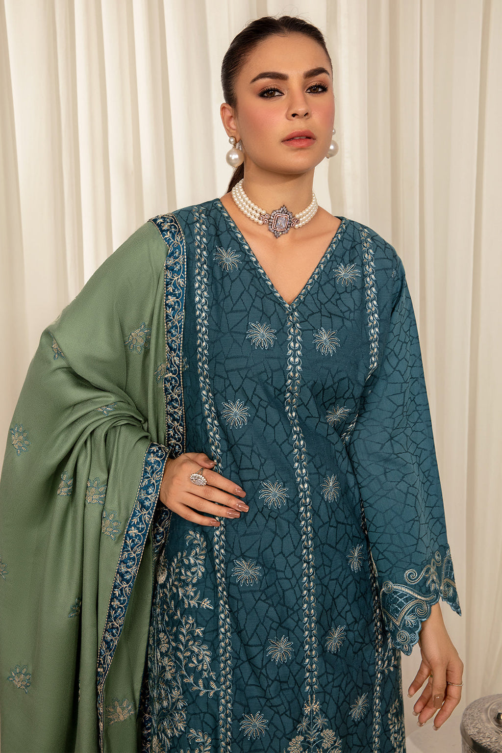 3 Piece - Embroidered Viscose Jacquard Suit P0882