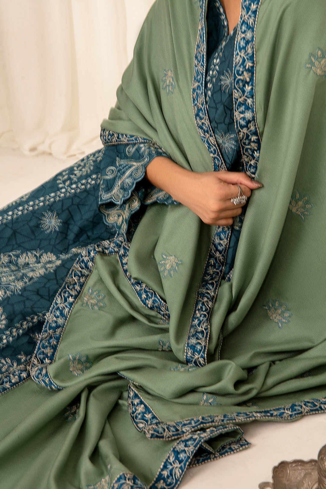 3 Piece - Embroidered Viscose Jacquard Suit P0882