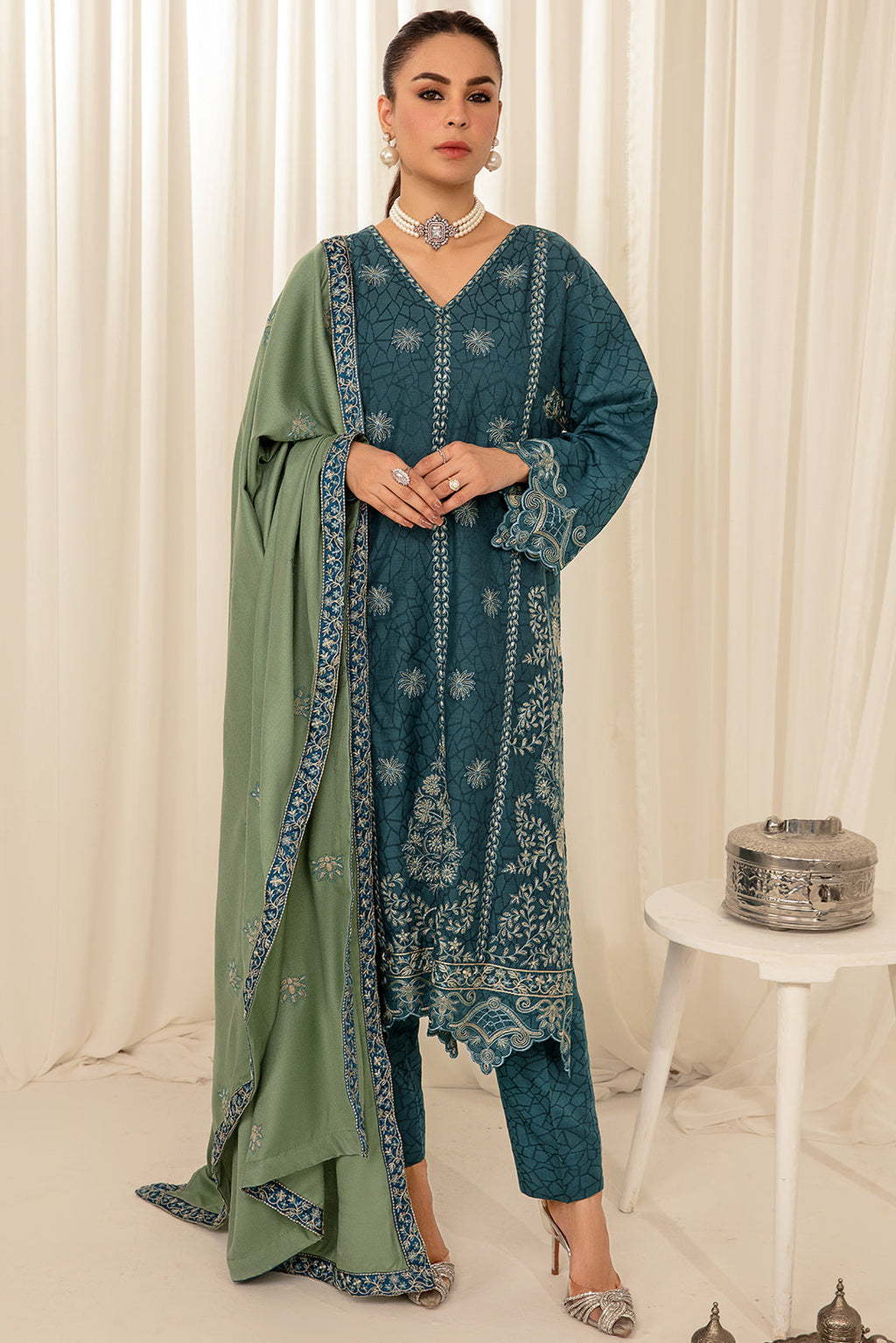3 Piece - Embroidered Viscose Jacquard Suit P0882