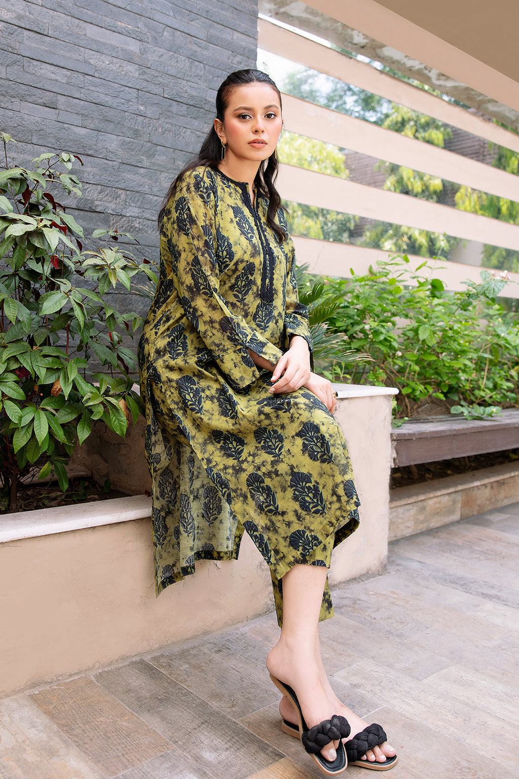 2 Piece - Digital Printed Lawn Suit P1039