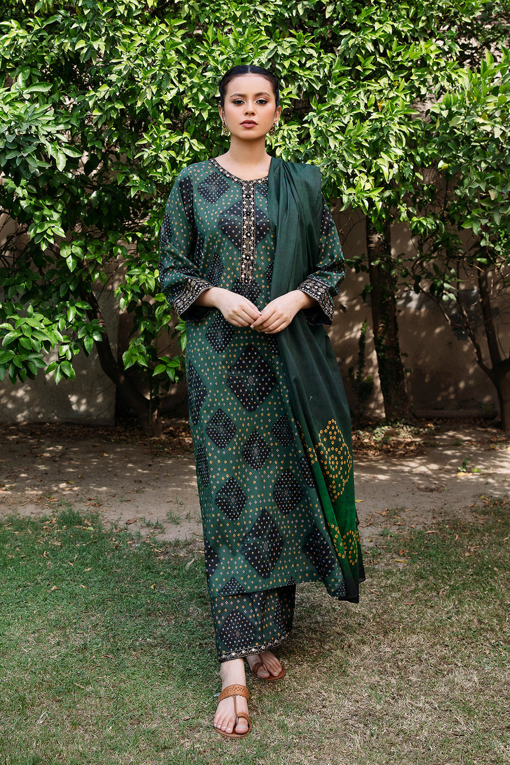 3 Piece -  Embroidered Digital Printed Lawn Suit U001052