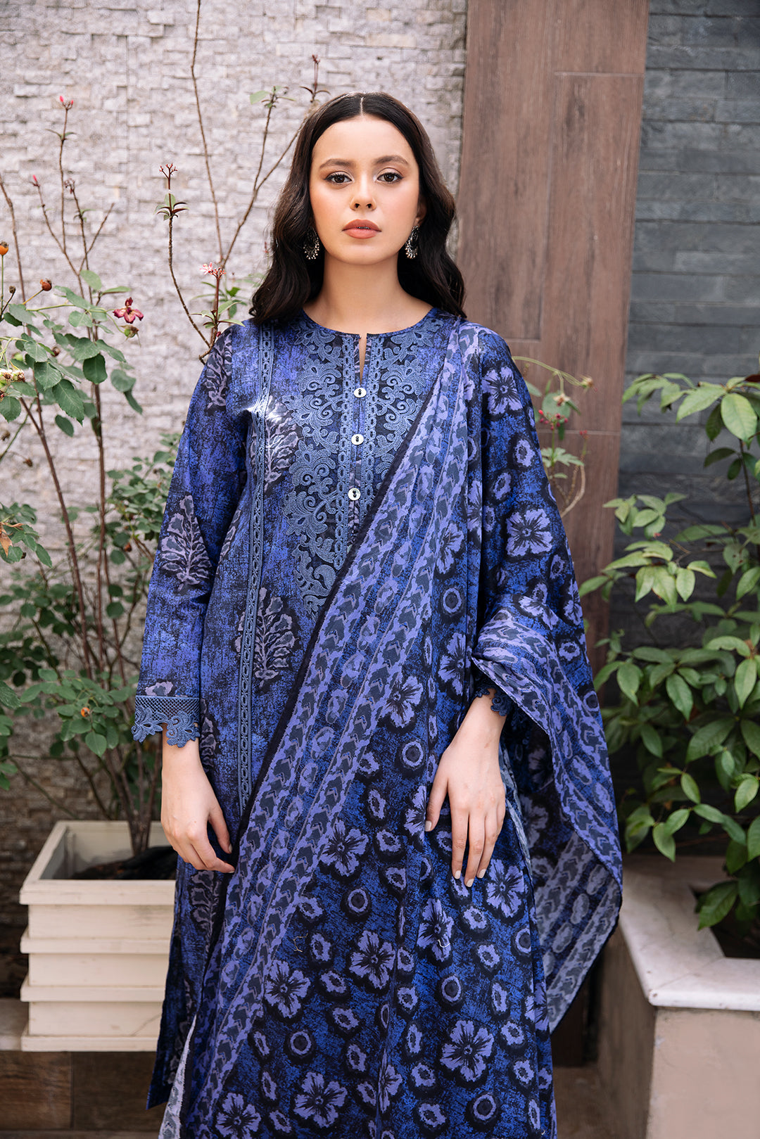 3 Piece - Embroidered Lawn Suit P1100B