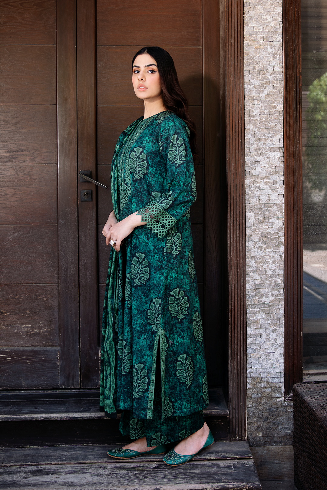 3 Piece - Embroidered Lawn Suit P1100