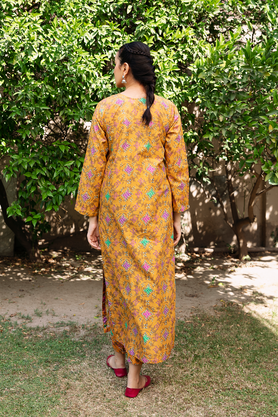 2 Piece - Embroidered Lawn Suit U001116