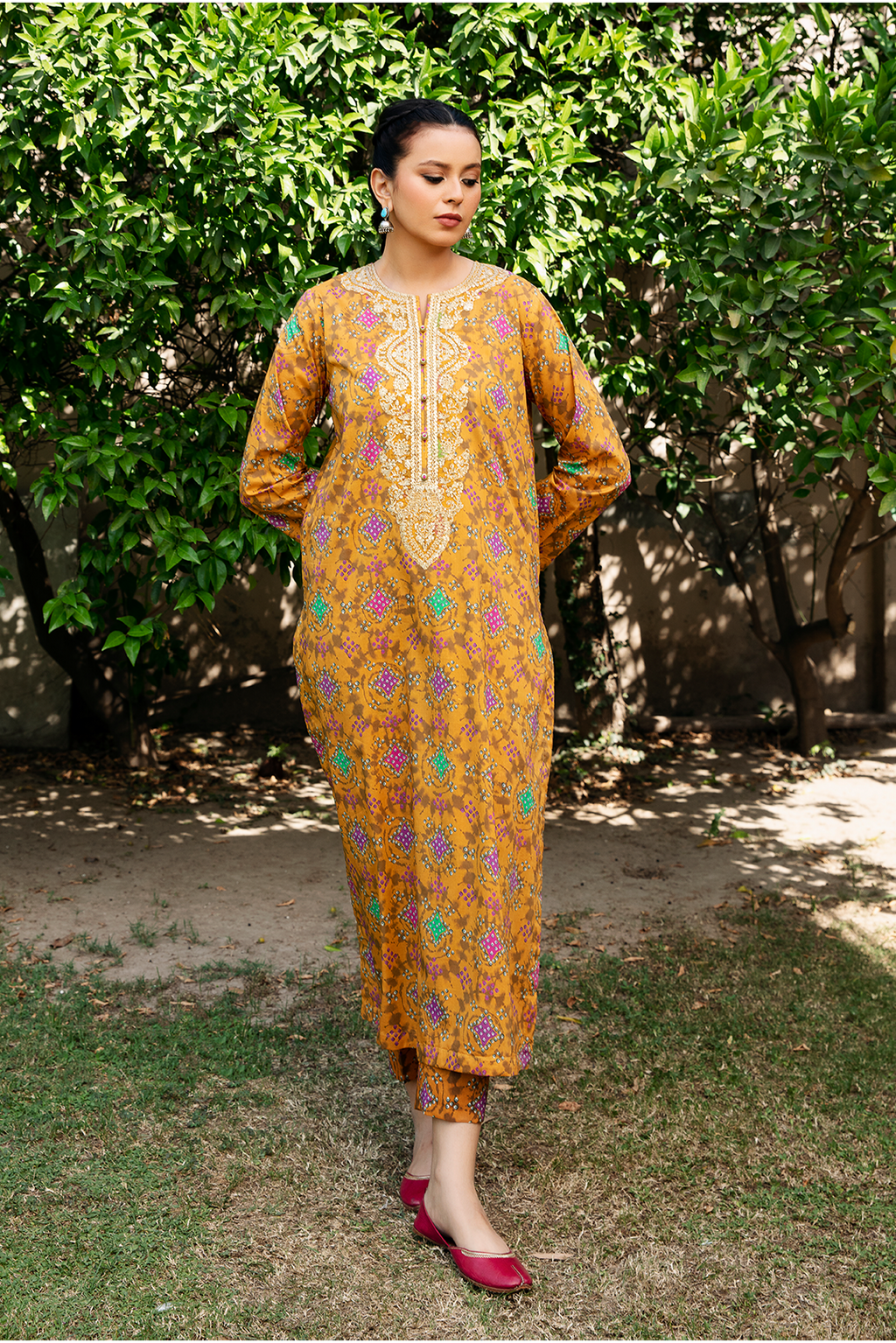 2 Piece - Embroidered Lawn Suit U001116