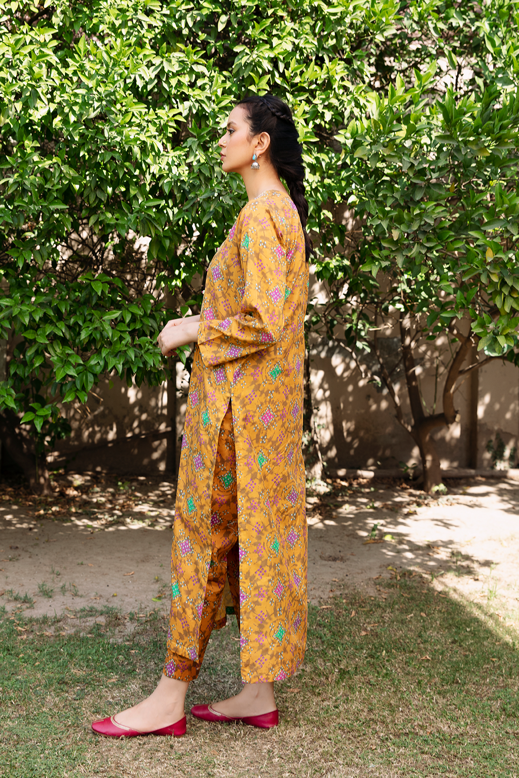 2 Piece - Embroidered Lawn Suit U001116