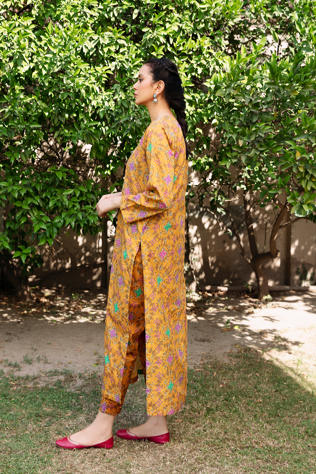 2 Piece - Embroidered Lawn Suit U001116