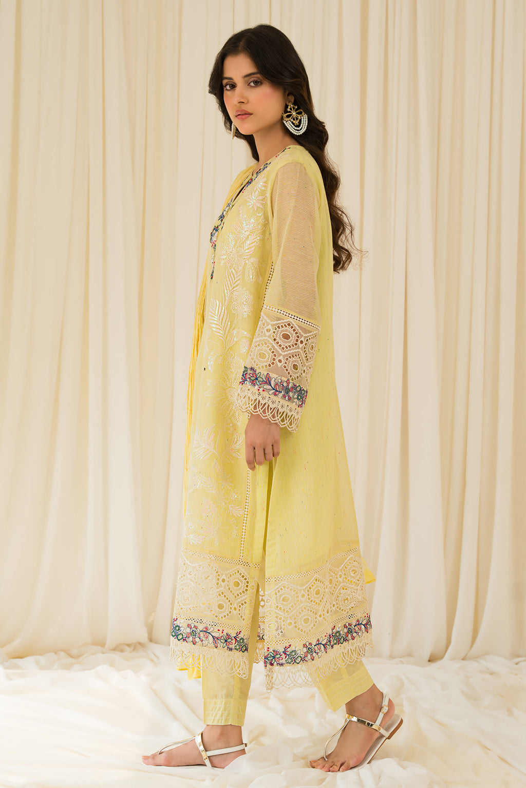 3 Piece - Embroidered Cotton Jelly Yarn Suit PB945