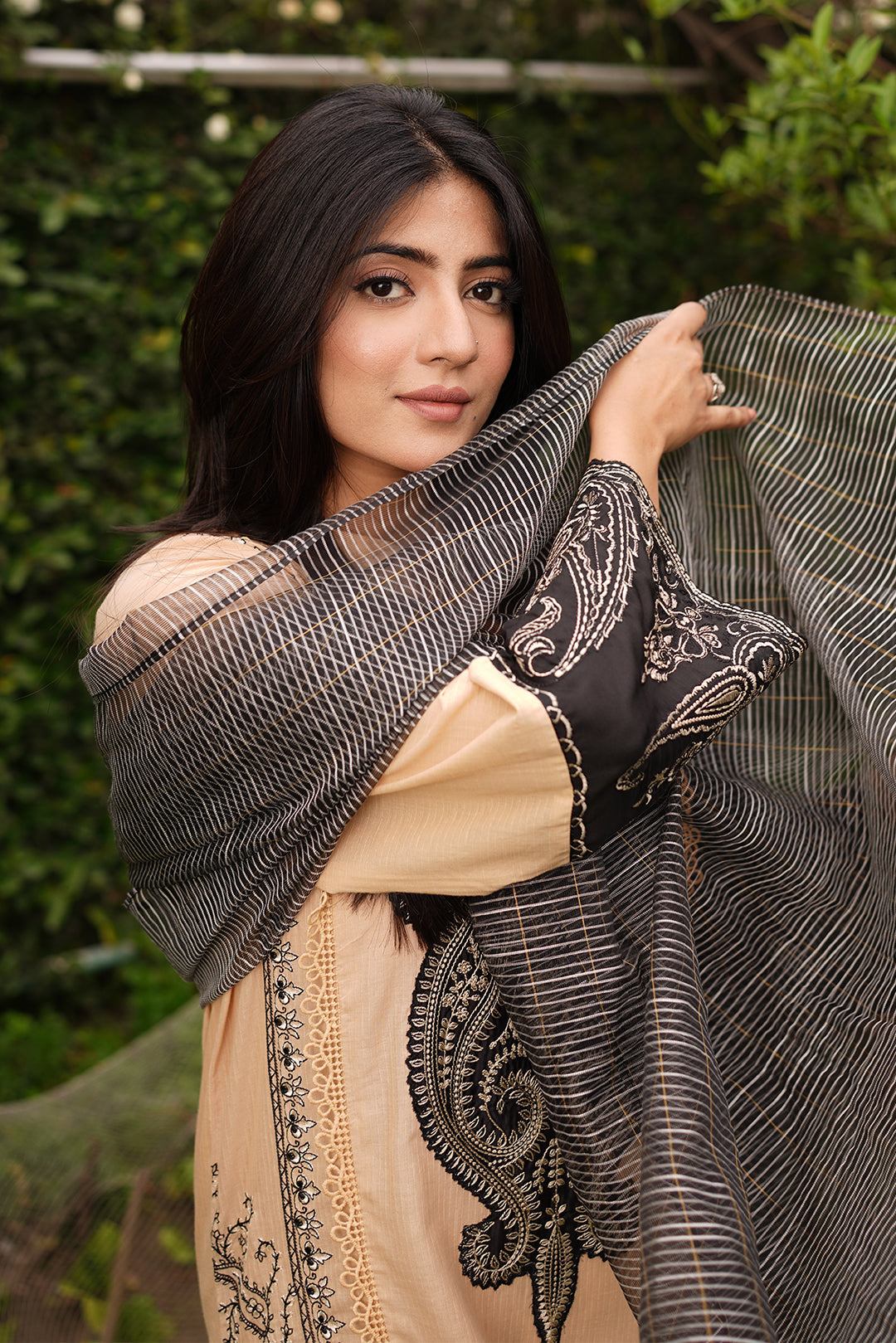 3 Piece - Embroidered Lawn Texture Suit P1059 (SO)