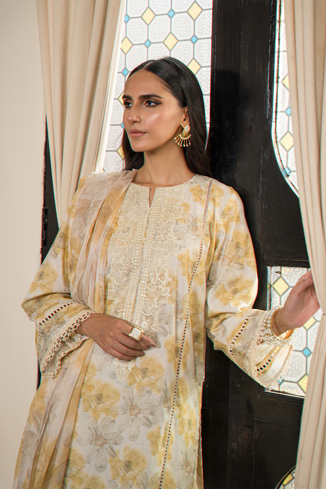 3 Piece - Embroidered Digital Printed Cotton Cambric Suit U0854