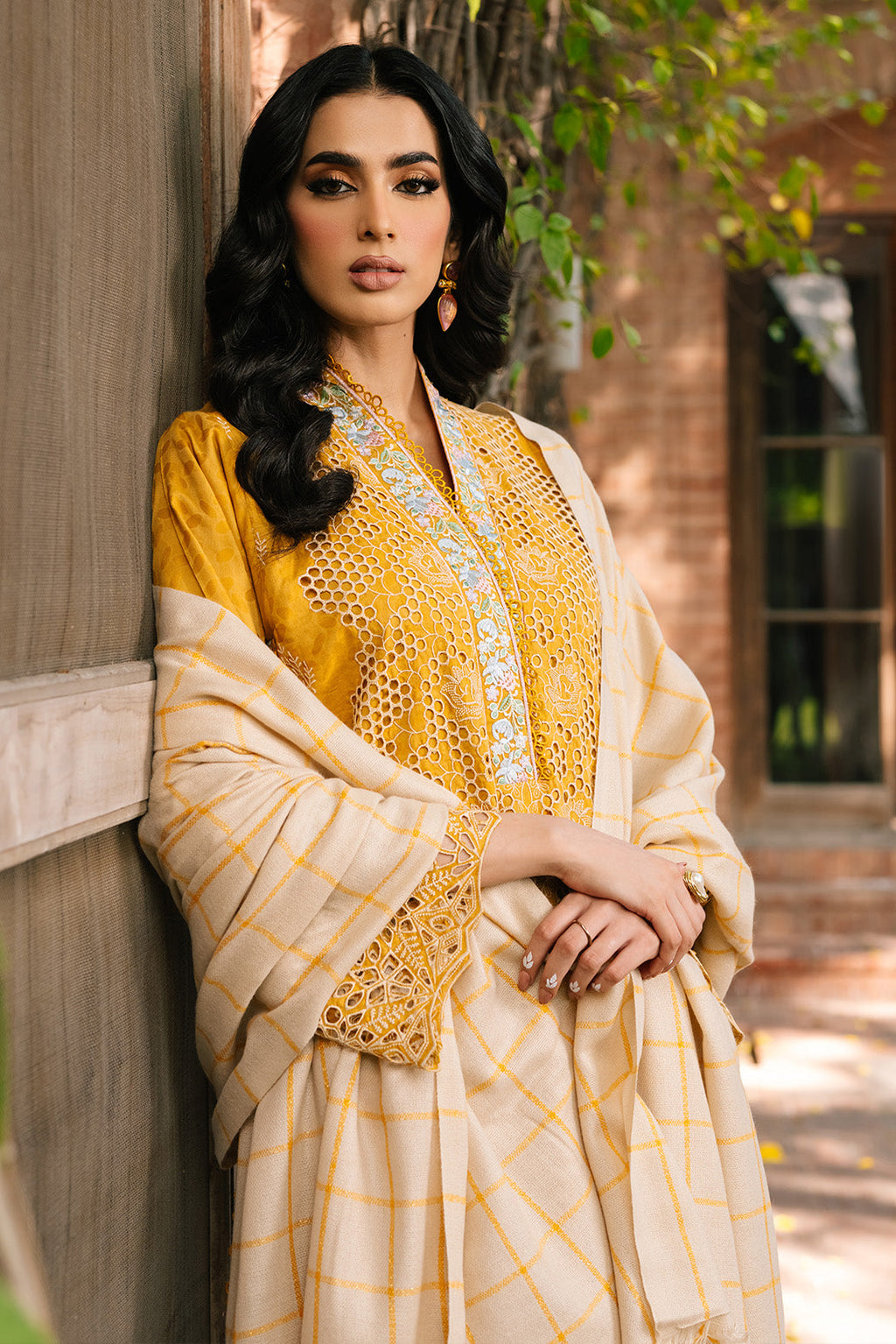 3 Piece -Schiffli Embroidered Viscose Jacquard Suit U0963