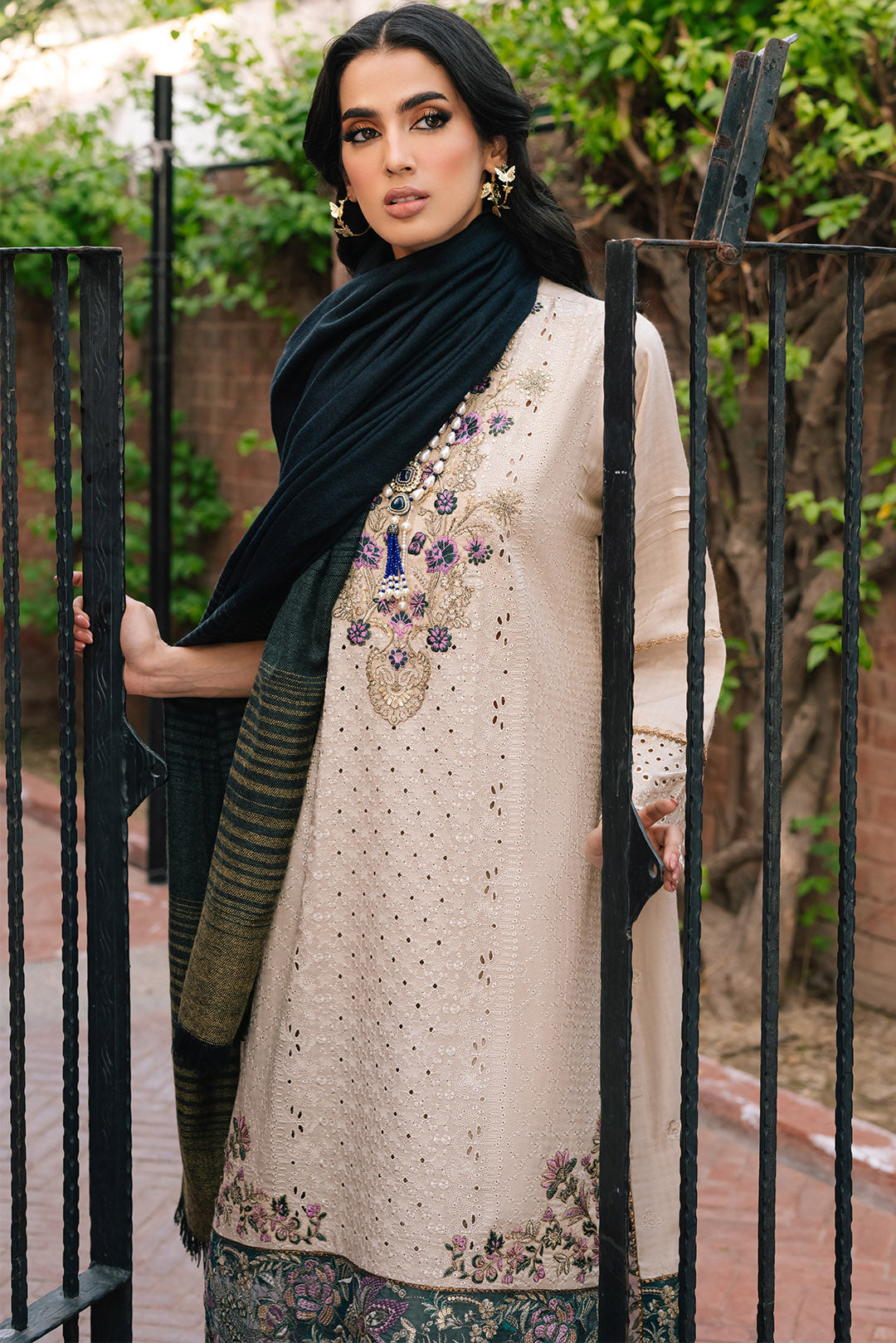 3 Piece - Shiffli Embroidered Textured Linen Suit U0966 (SO)