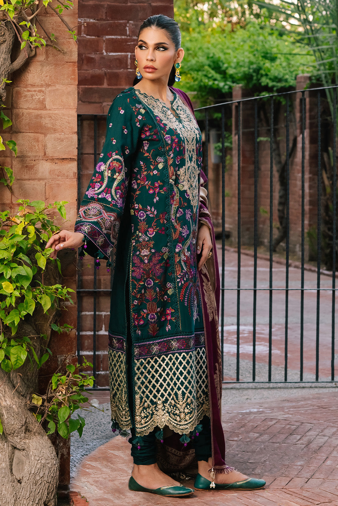 3 Piece -Embroidered Slub Khaddar Suit U0970 (SO)