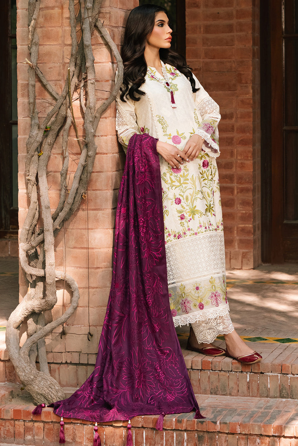 3 Piece -Embroidered Textured Linen Suit U1016