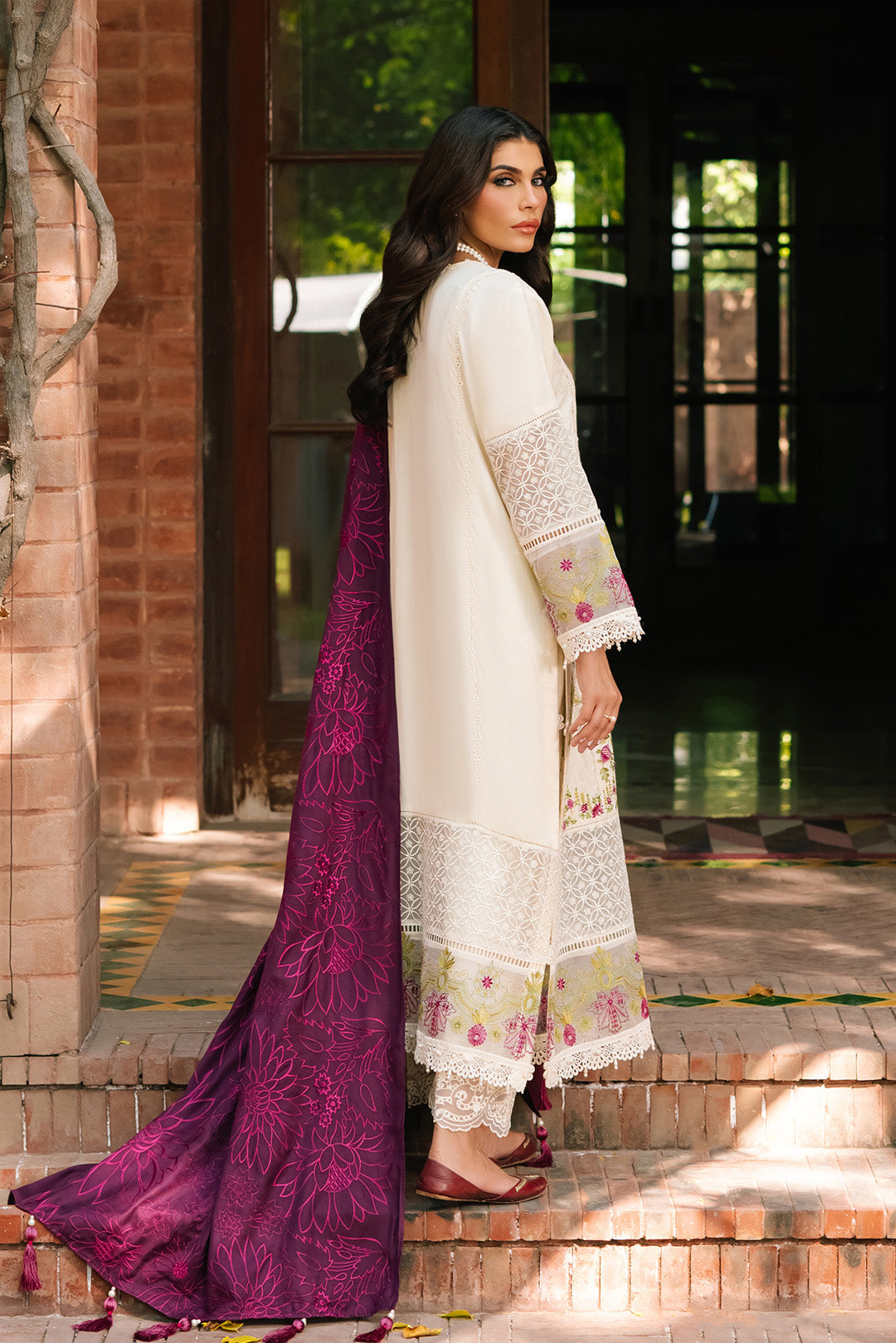 3 Piece -Embroidered Textured Linen Suit U1016
