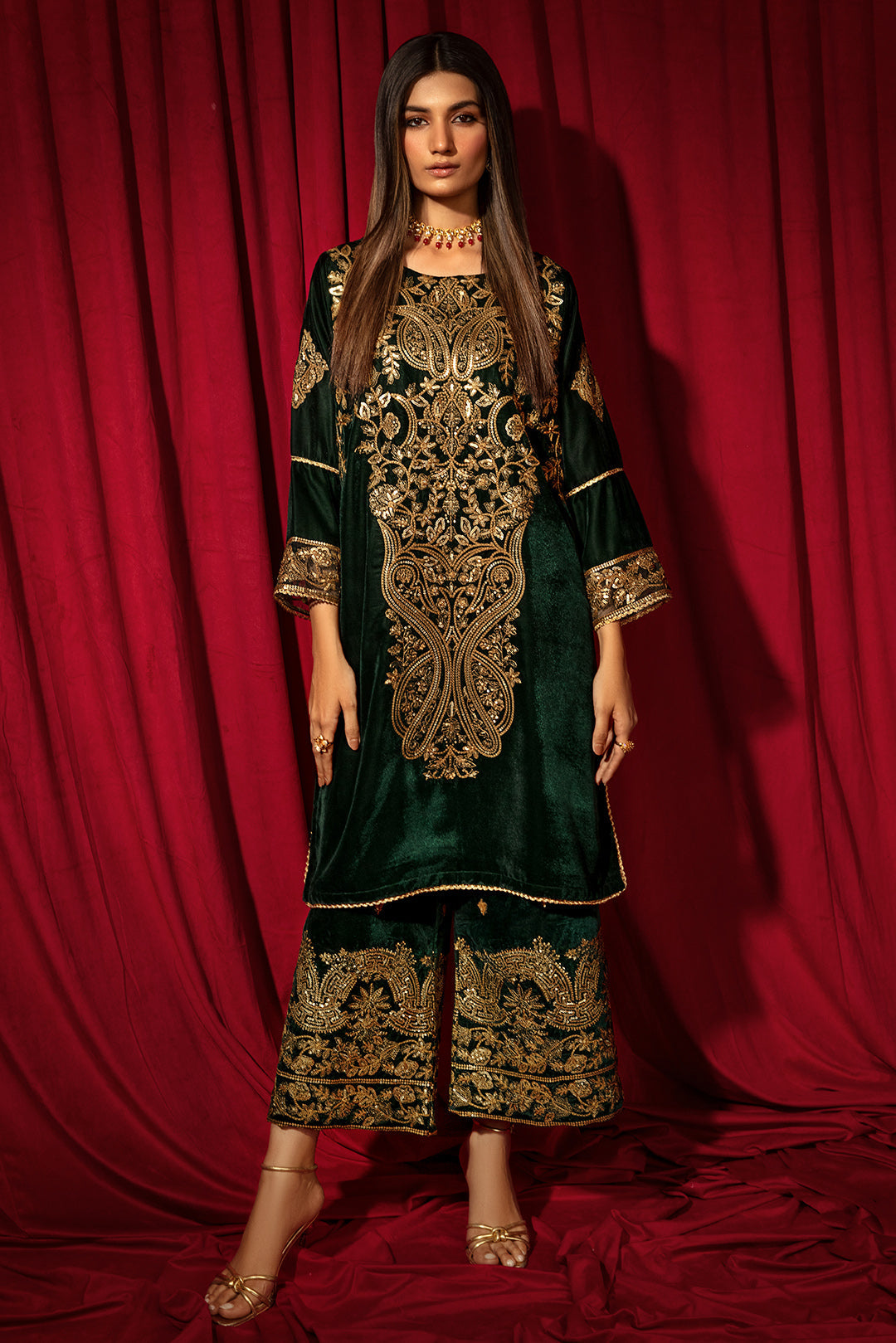 2 Piece - Embroidered Velvet Suit V1004