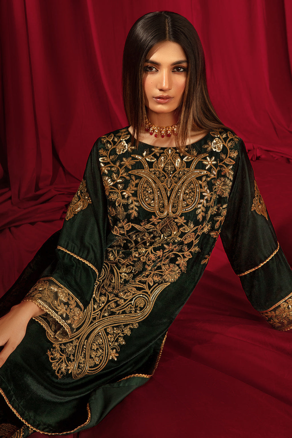 2 Piece - Embroidered Velvet Suit V1004