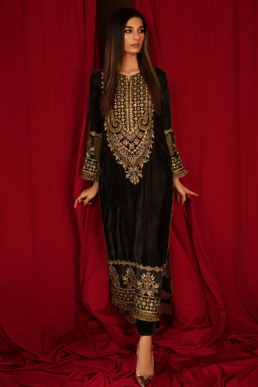 2 Piece - Embroidered Velvet Suit V1005